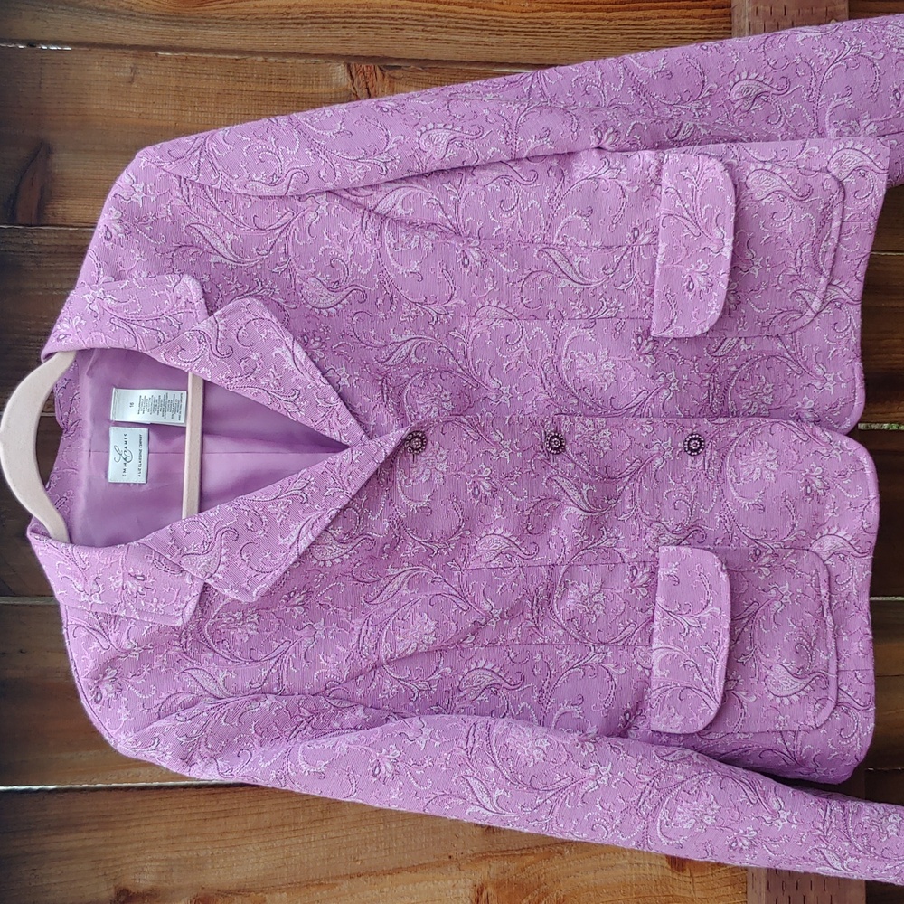 Vtg Emma James Lilac Jacquard Blazer w/ Exquisite Buttons P2P 22.5 in.